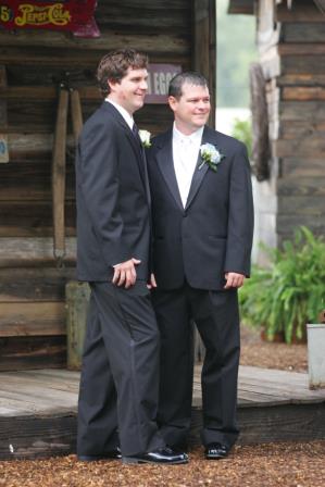 255462_361082170639213_1919571610_n