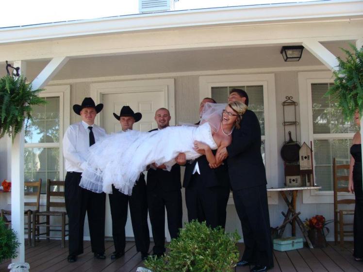 299363_255400004498229_776910563_n