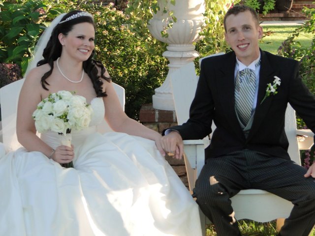 305075_257465070958389_1722952590_n