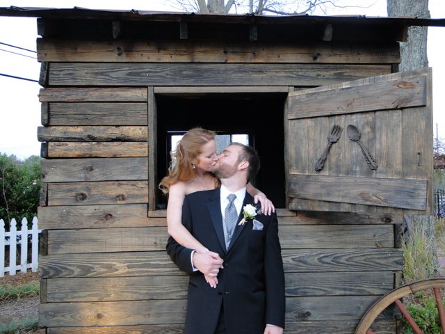 388685_211247475622684_1798907913_n