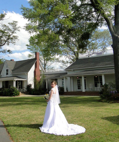 561893_358192797552282_1163505207_n