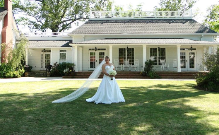 574836_293308430749921_2089740737_n